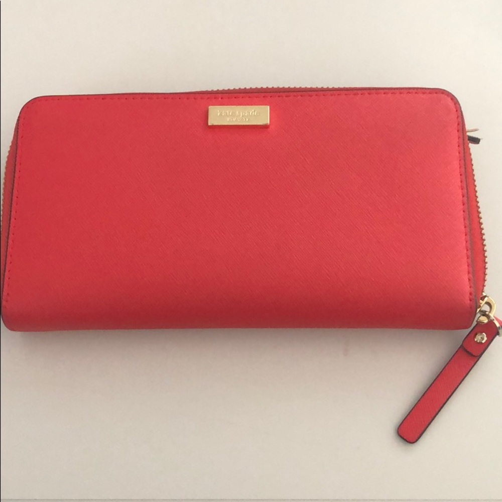 Kate Spade Wallet in Salmon/ Pink